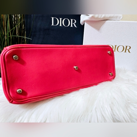 ❌SOLD❌ 💗 Diorissmo Bullcalf 💗 - Picture 4 of 16